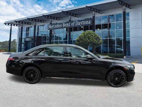 New 2025 Mercedes-Benz S 580 4MATIC Sedan image 3