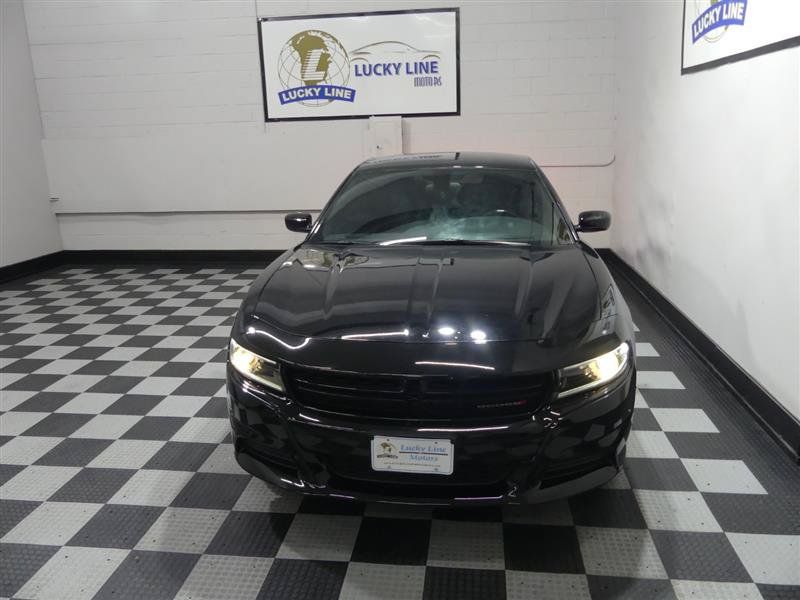 Used 2022 Dodge Charger SXT RWD image 3