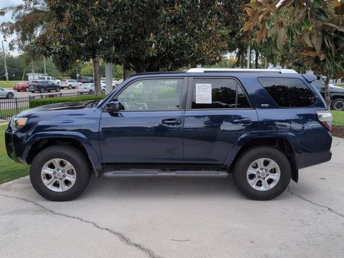Used 2018 Toyota 4Runner SR5 RWD image 7
