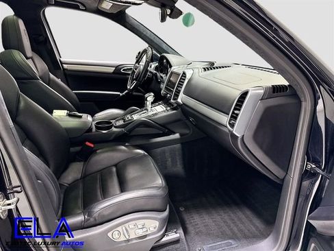 Used 2016 Porsche Cayenne Turbo image 32