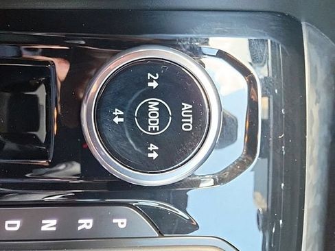 Used 2023 Chevrolet Colorado Trail Boss AWD/4WD image 20