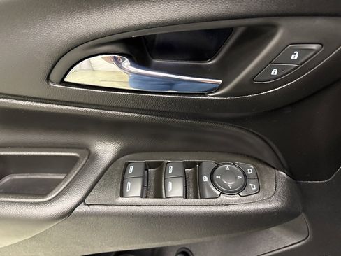Used 2022 Chevrolet Equinox LT image 14