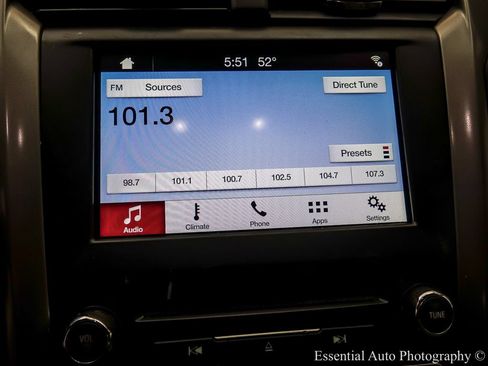 Certified 2018 Ford Fusion SE w/ Fusion SE Technology Package FWD image 14
