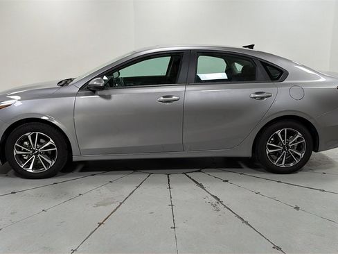 Used 2024 Kia Forte LXS image 8
