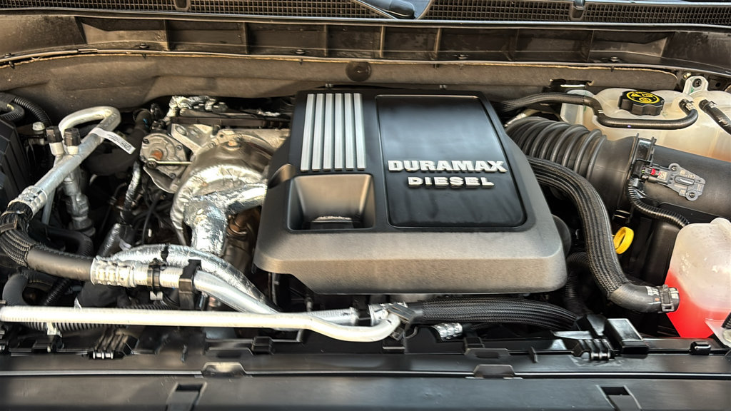 Used 2023 GMC Yukon Denali Ultimate AWD/4WD image 35
