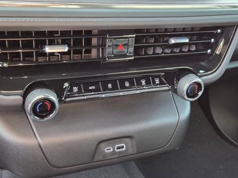 New 2026 Chevrolet Suburban LS image 14