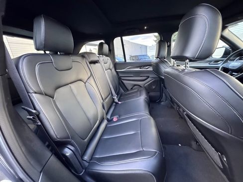 New 2025 Jeep Grand Cherokee Limited image 22