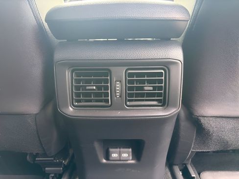 Used 2022 Toyota RAV4 XLE AWD/4WD image 8