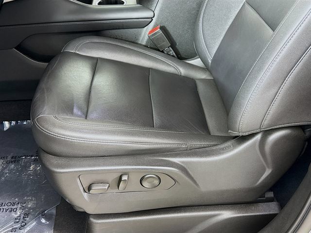Used 2022 Chevrolet Tahoe Z71 w/ Luxury Package AWD/4WD image 20