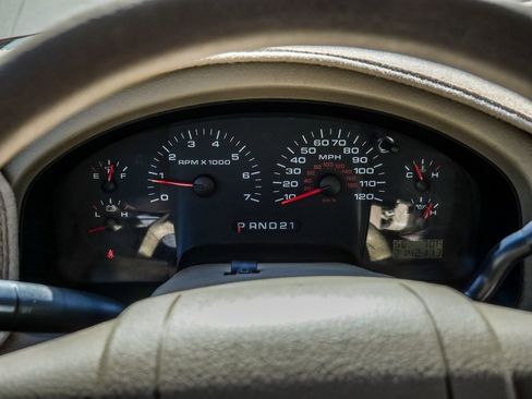 Used 2006 Ford F150 XLT image 24