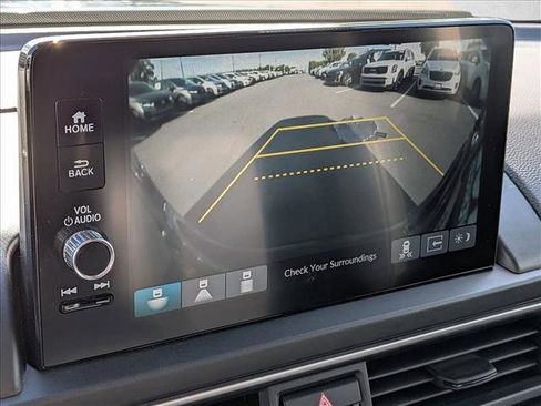Used 2023 Honda Pilot Touring image 14