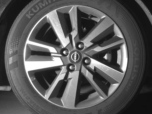 Used 2025 Nissan Versa SV image 13