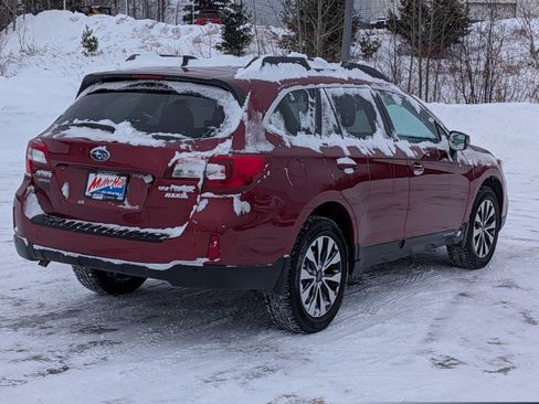 Used 2017 Subaru Outback 2.5i Limited image 7