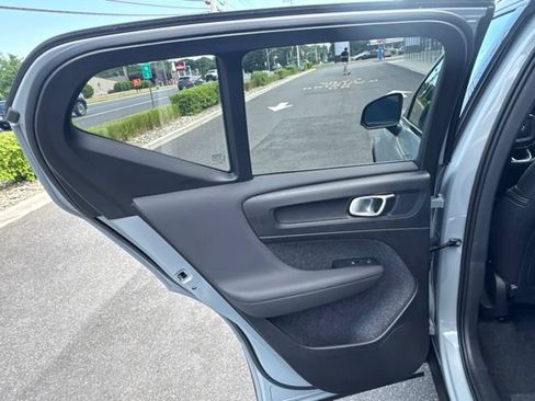 Used 2025 Volvo XC40 B5 Plus AWD/4WD image 16
