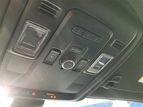 Used 2022 Chevrolet Tahoe Z71 w/ Z71 Off-Road Package image 23