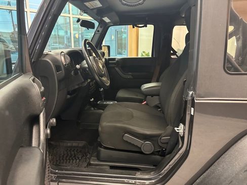 Used 2017 Jeep Wrangler Sport w/ Connectivity Group image 13