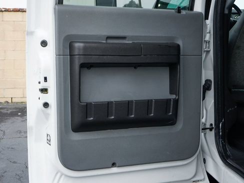 Used 2015 Ford F650 2WD Crew Cab Super Duty image 43