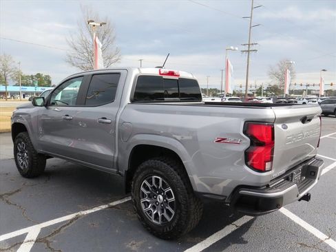 Used 2023 Chevrolet Colorado Z71 w/ Z71 Convenience Package 2 image 5