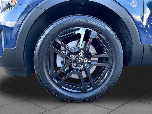 Used 2023 Kia Telluride EX X-Line AWD/4WD image 11