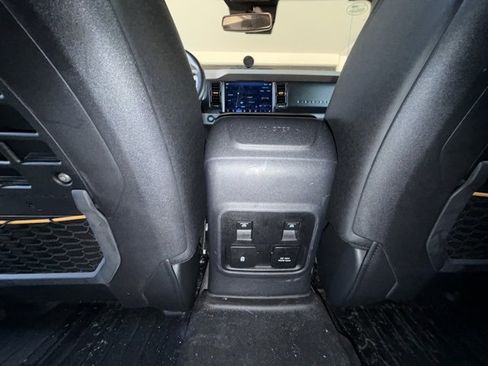Used 2023 Ford Bronco Badlands image 16