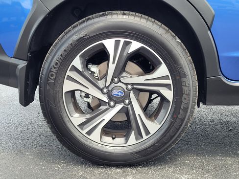 Used 2025 Subaru Crosstrek 2.5i Premium AWD/4WD image 11