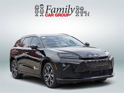 Used 2025 Toyota Crown Signia image 2