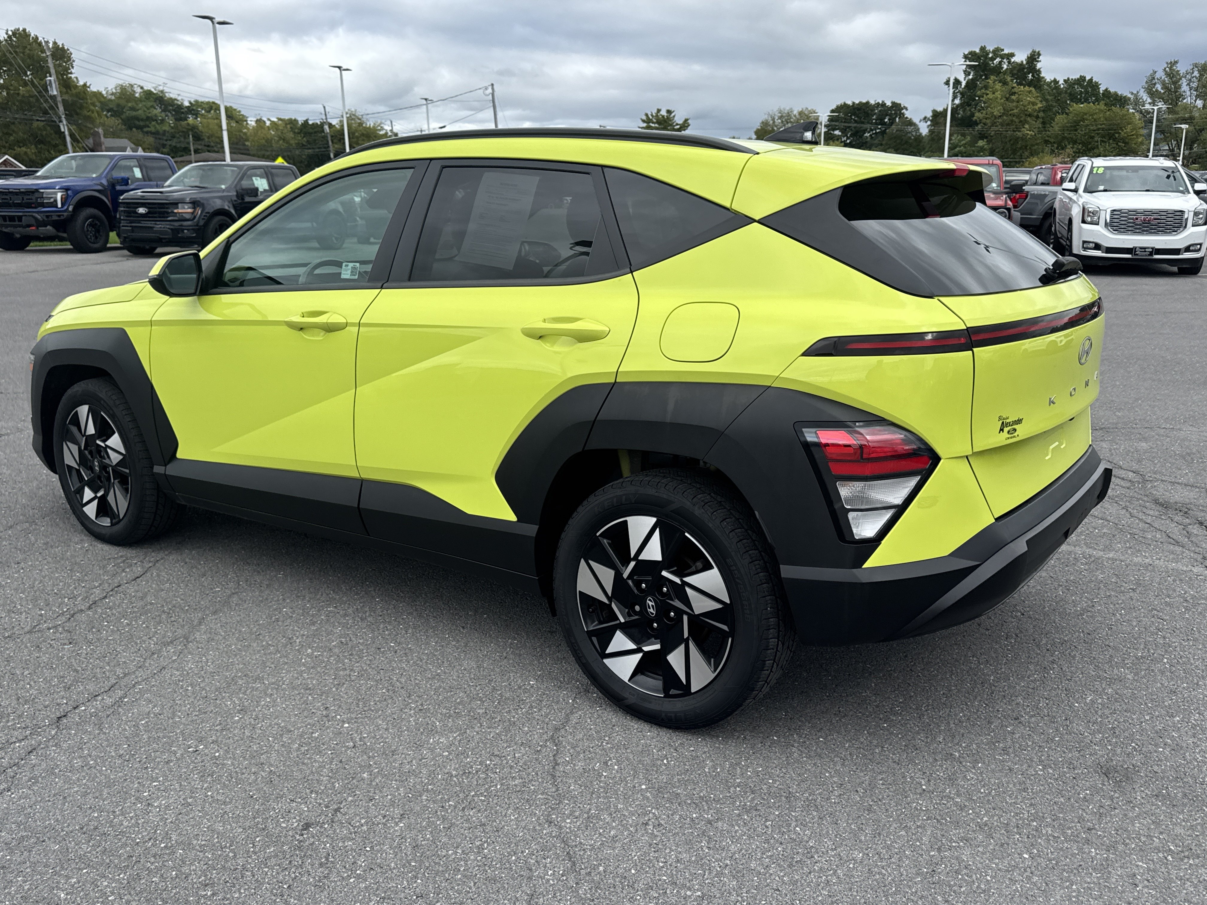 Used 2024 Hyundai Kona SEL w/ Convenience Package FWD image 6