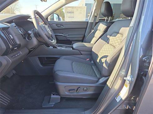 New 2025 Nissan Pathfinder SV w/ Black Appearance Package image 10