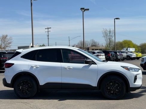 Used 2025 Ford Escape Active w/ Cold Weather Package AWD/4WD image 30