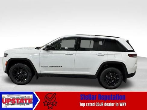 New 2026 Jeep Grand Cherokee Altitude image 4