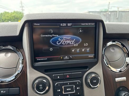 Used 2016 Ford F250 Lariat w/ Lariat Ultimate Package AWD/4WD image 32