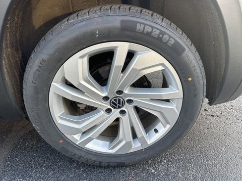 Used 2022 Volkswagen Atlas SE image 13