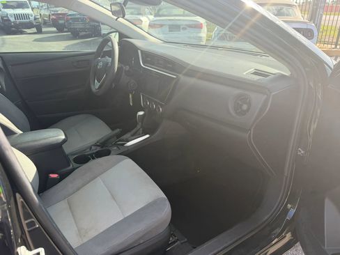 Used 2019 Toyota Corolla L FWD image 9