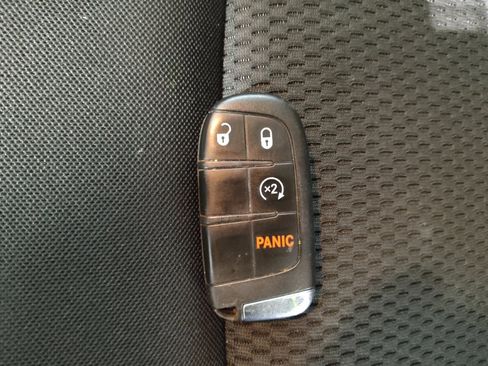 Used 2020 Jeep Renegade Altitude AWD/4WD image 32