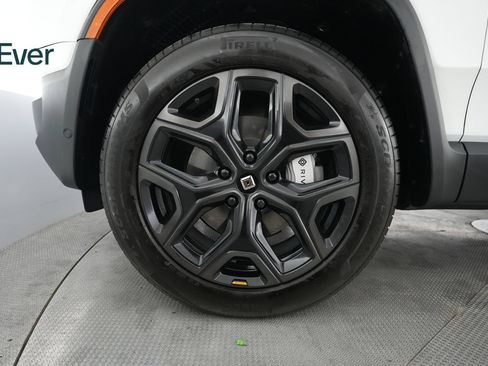 Used 2025 Rivian R1S Adventure AWD/4WD image 19