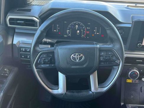 Certified 2025 Toyota Tacoma SR5 w/ SR5 Upgrade Package AWD/4WD image 15