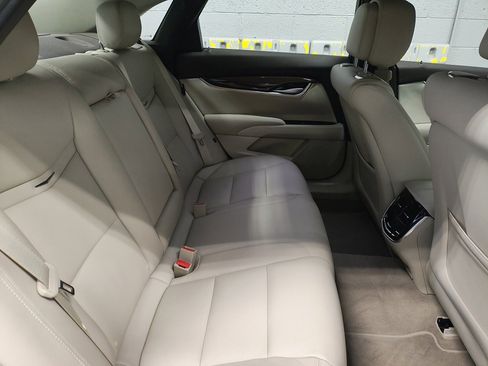 Used 2013 Cadillac XTS Premium image 12
