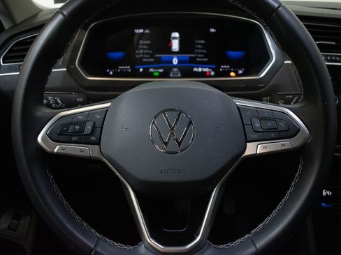 Used 2024 Volkswagen Tiguan SE AWD/4WD image 12