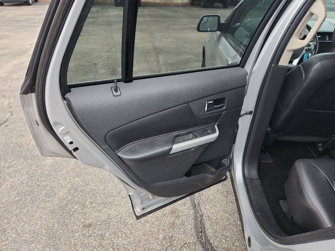 Used 2013 Ford Edge Limited FWD image 15