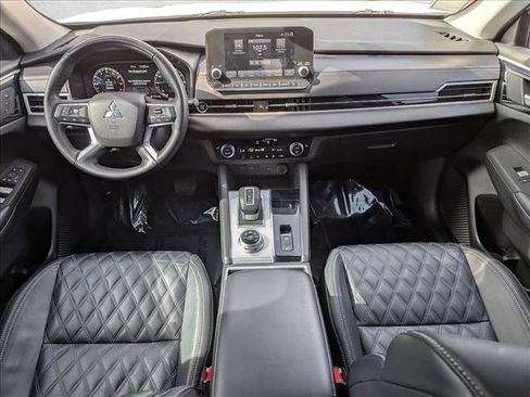 Used 2023 Mitsubishi Outlander SEL image 15