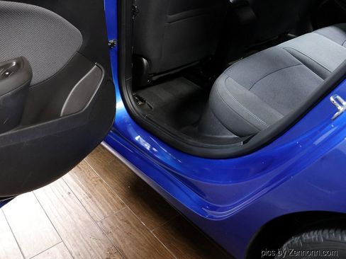 Used 2016 Chevrolet Cruze LT w/ Convenience Package image 26