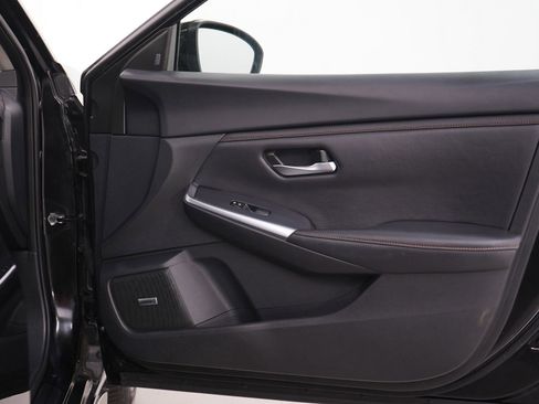 Used 2023 Nissan Sentra SR w/ SR Premium Package image 10