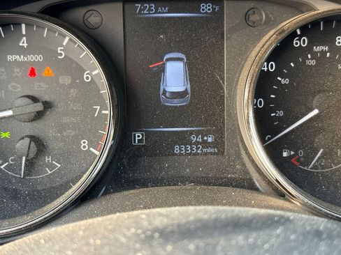 Used 2017 Nissan Rogue SV FWD image 21