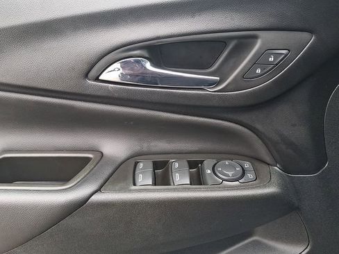 Used 2023 Chevrolet Equinox LT image 12