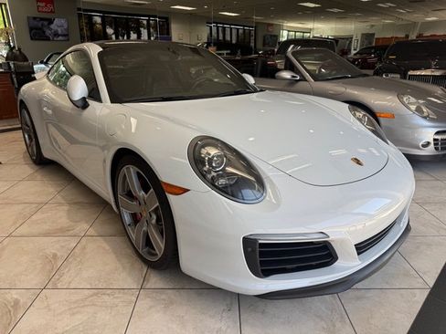Used 2019 Porsche 911 Carrera S RWD image 2