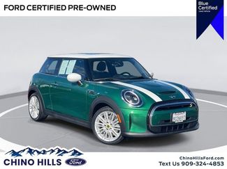 Used 2023 MINI Cooper SE video 1