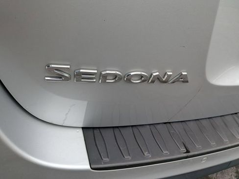 Used 2020 Kia Sedona EX FWD image 10