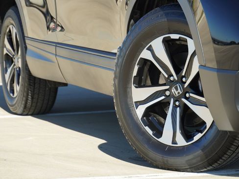 Used 2022 Honda CR-V Special Edition image 3