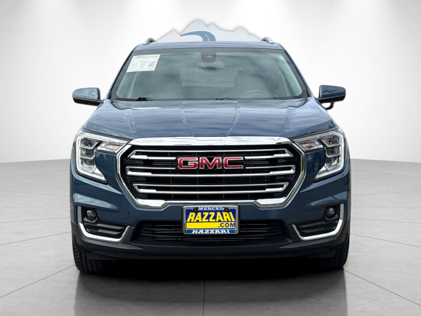 Used 2024 GMC Terrain SLT AWD/4WD image 8