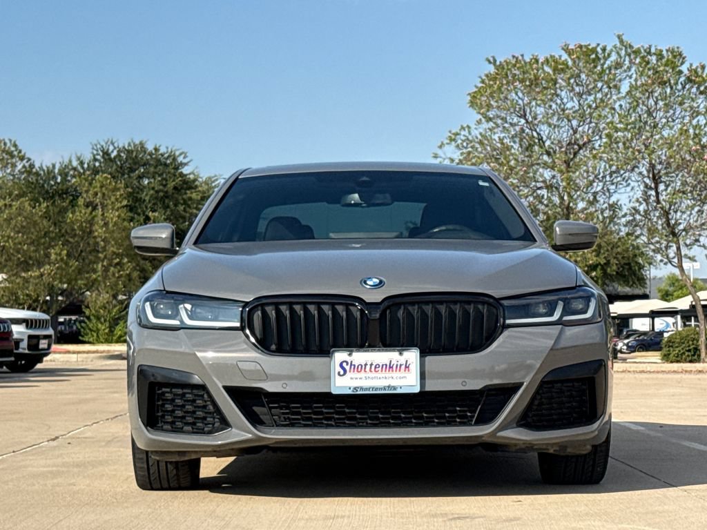 Used 2022 BMW 530e w/ Premium Package RWD image 2